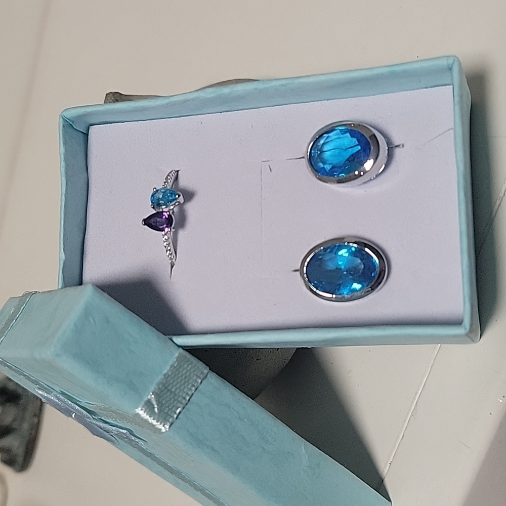 Blue and amethyst pear-shaped CZ ring - Picture 10 of 10